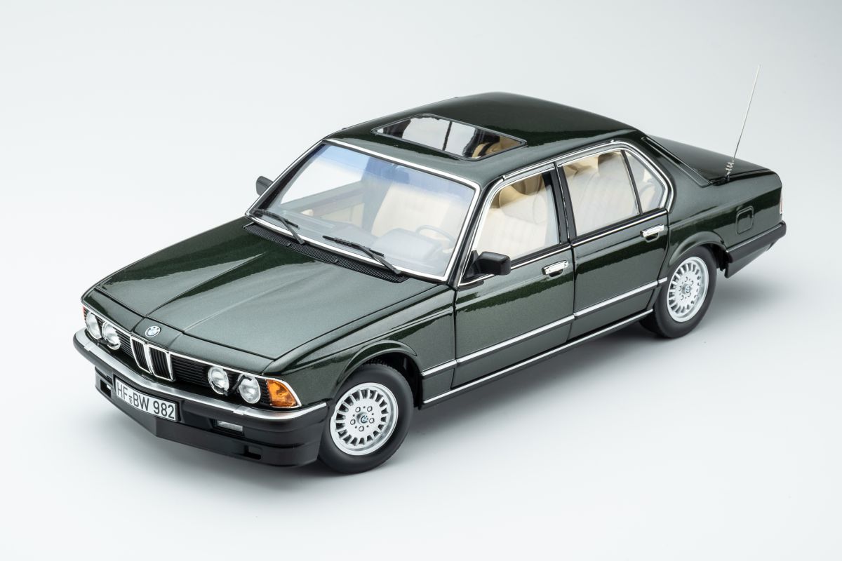 BMW 745i E23 (1984) - Achat Green  met. 1:18 Touring Modelcars