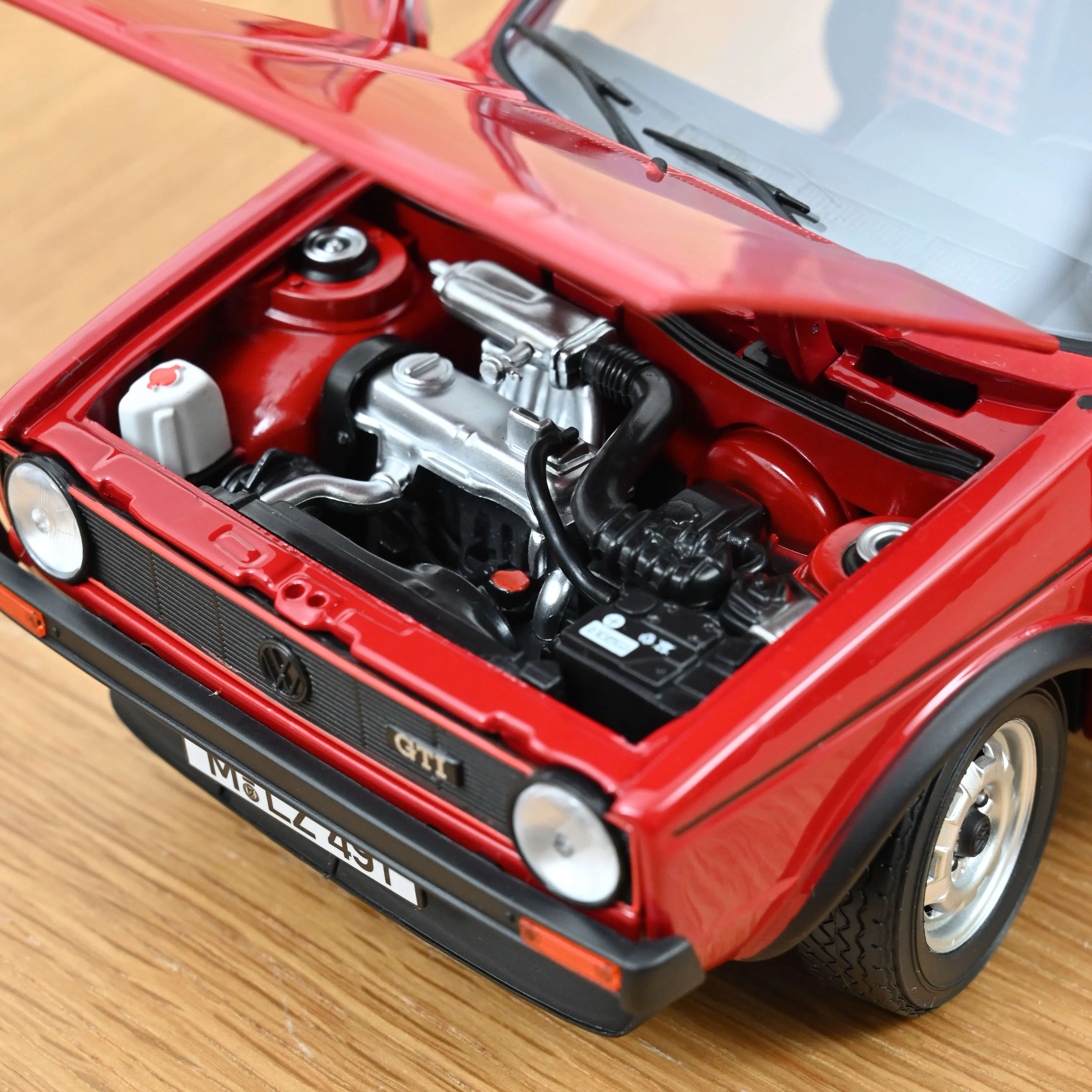 VW Golf GTI 1976 Rot 1:18 Norev