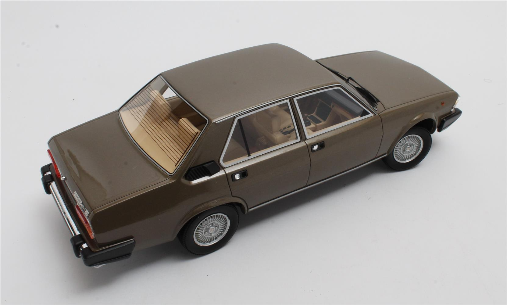 Alfa Romeo Alfa 6 2.5 metallic brown 79-83 1:18 Cult Scale Models 