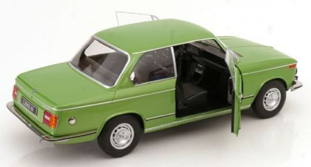 BMW L2002 tii 2.Serie (1974) green met.1:12 KK Scale