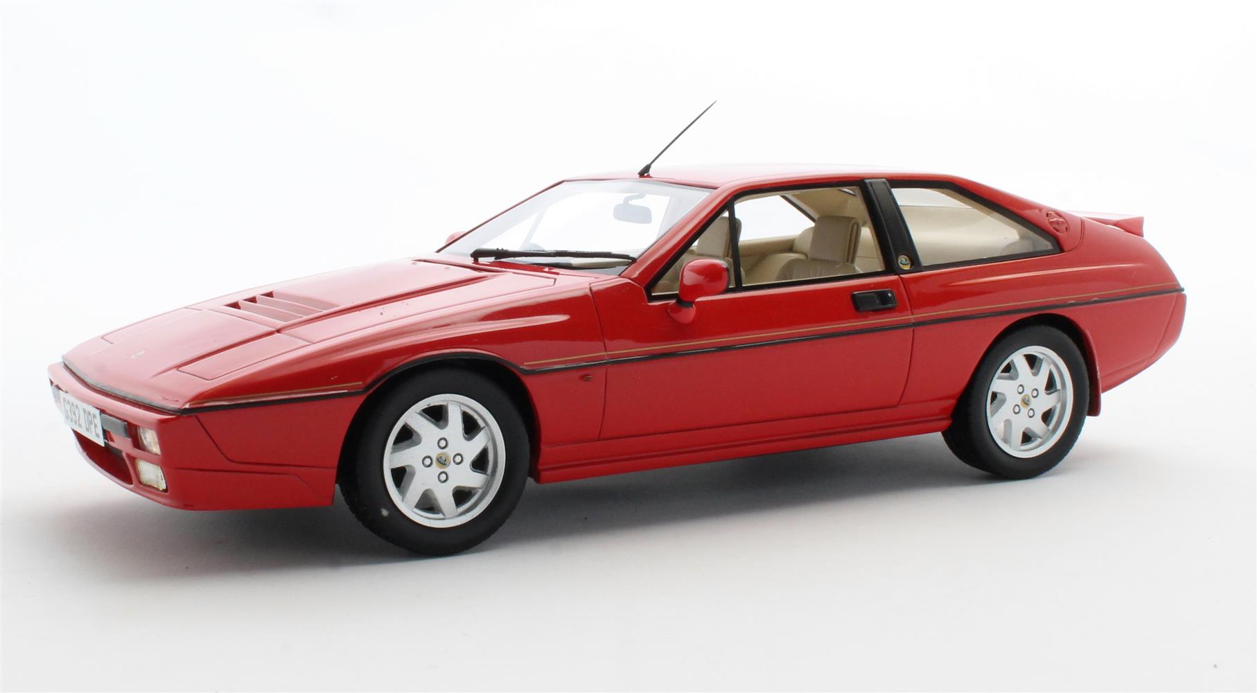 Lotus Excel SE red 1988-1990 1:18 Cult Scale Models