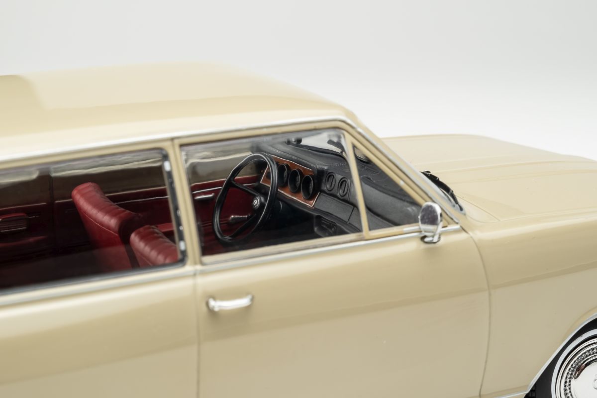 Opel Kadett B Caravan (1972) sierra beige / red interior 1:18 Touring Modelcars Opel Kadett B Caravan (1972) sierra beige / red interior 1:18 Touring Modelcars