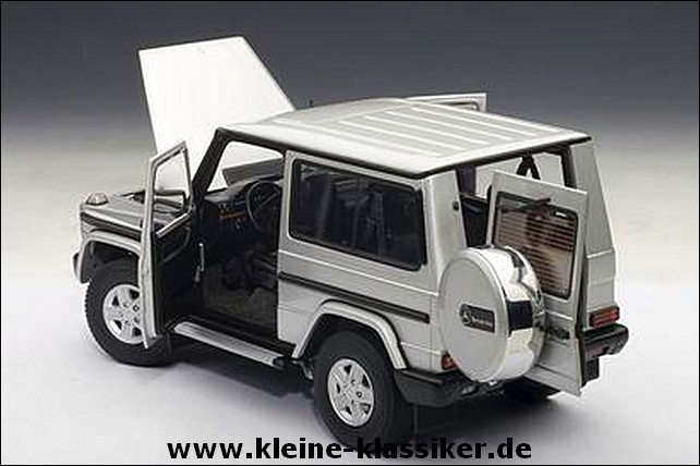 Mercedes Benz G500 SWB 1998 silber 1:18 Autoart
