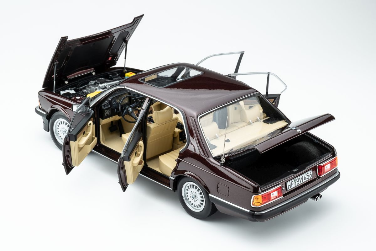 BMW 745i E23 (1984) - Burgundy Red  met. 1:18 Touring Modelcars